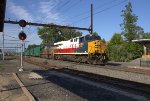 CSX 1852 leads M301